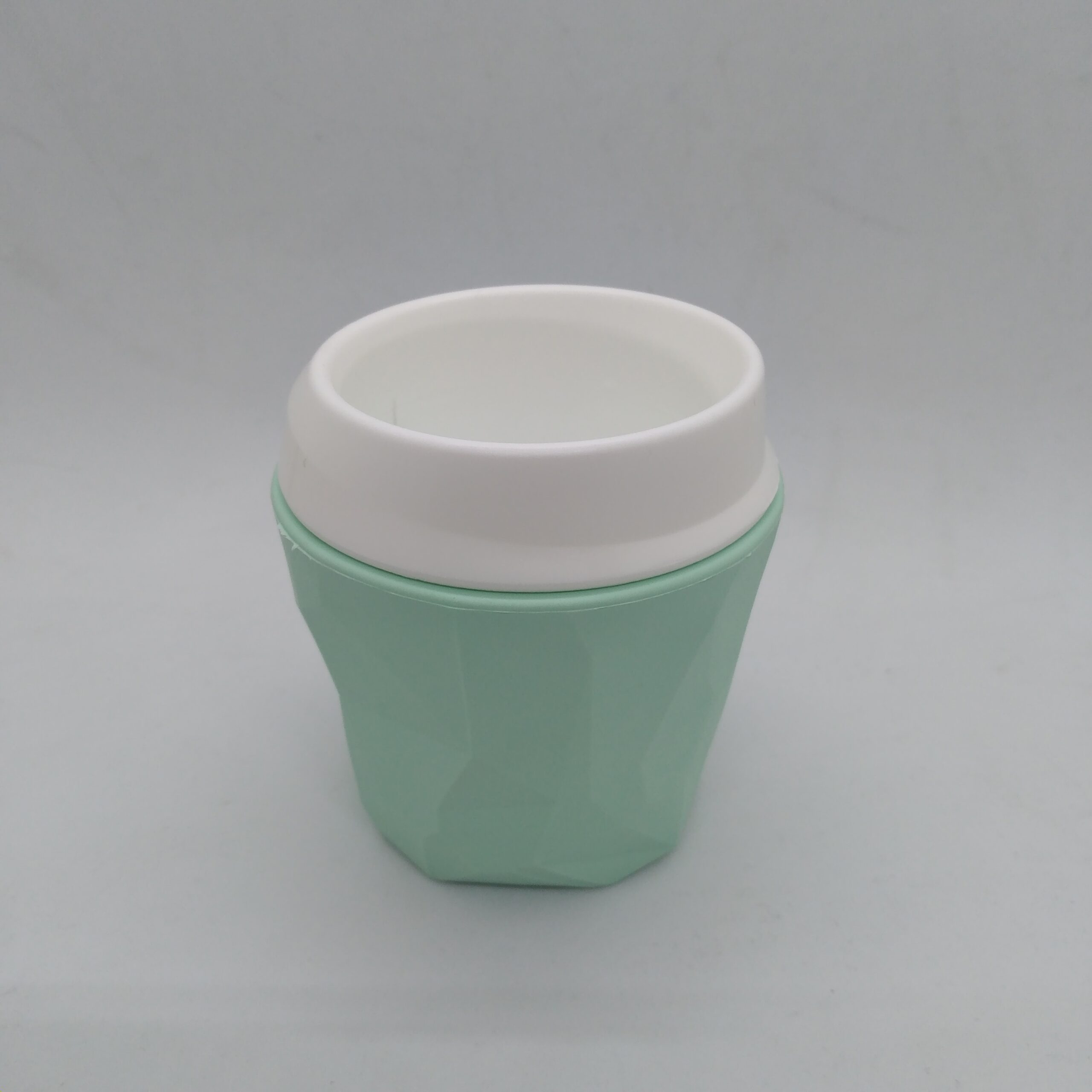MATE PLASTICO SILICONADO FACETADO