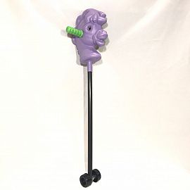 CABALLO PLASTICO CON RUEDITAS